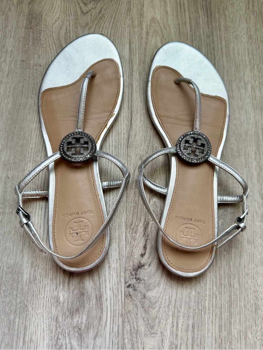 Tory Burch - Women's Metallic Leather Thong Sandals in Silver w/ Crystal Logo